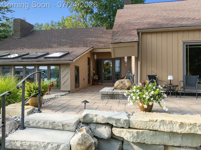 7337 Driftwood Drive, Fenton, MI 48430