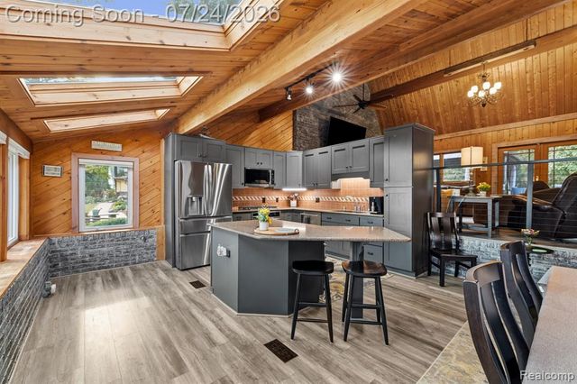 7337 Driftwood Drive, Fenton, MI 48430