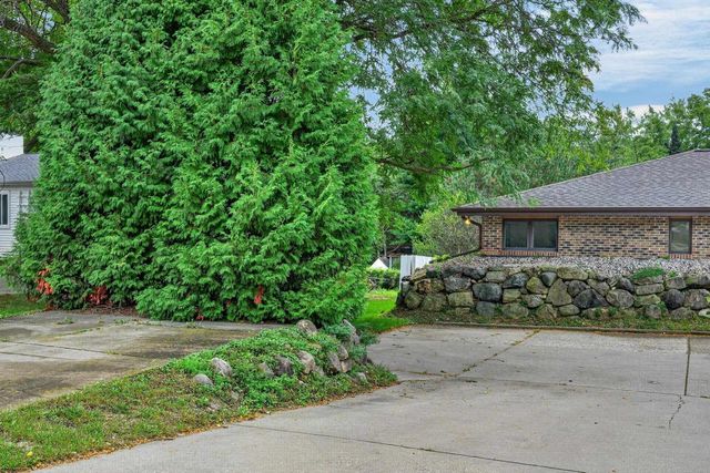 5009 Cottage Grove Road, Madison, WI 53716