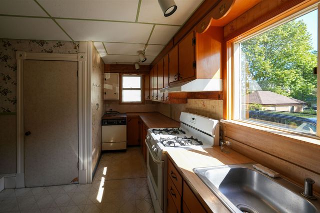 9 Burt Street, Rockingham, VT 05101