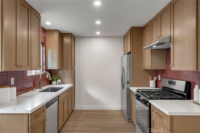 735 S Arizona, Los Angeles, CA 90022