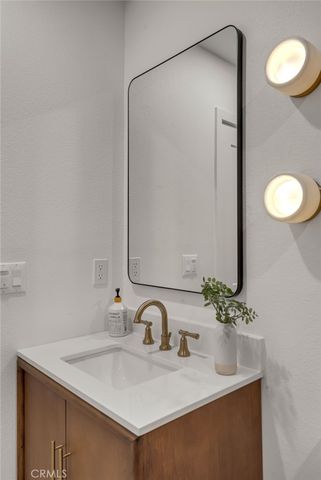 735 S Arizona, Los Angeles, CA 90022