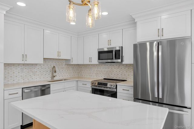 96 Molly Pitcher Lane H, Yorktown Heights, NY 10598