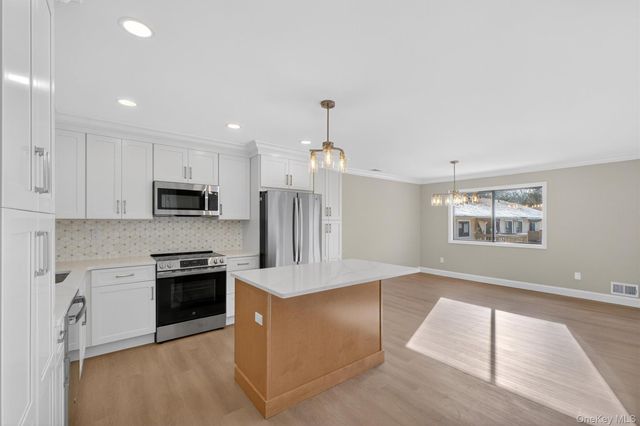 96 Molly Pitcher Lane H, Yorktown Heights, NY 10598