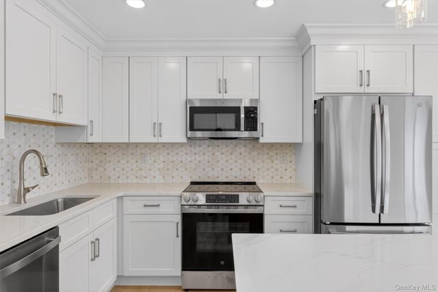 96 Molly Pitcher Lane H, Yorktown Heights, NY 10598