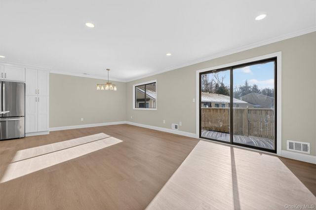 96 Molly Pitcher Lane H, Yorktown Heights, NY 10598