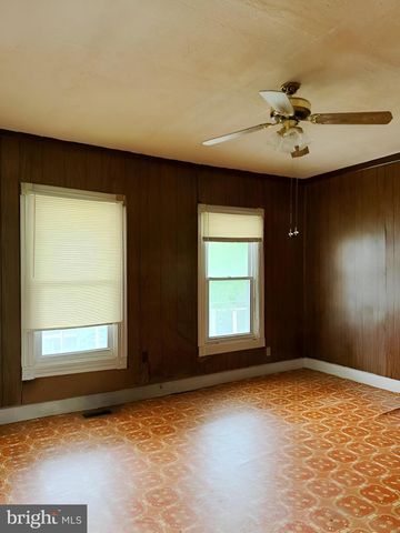 805 E B ST, Brunswick, MD 21716