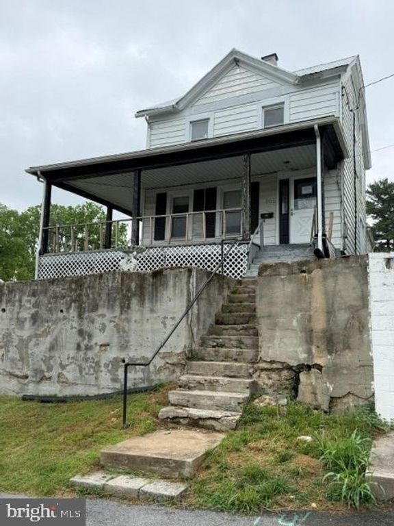 Image 1 of property listing at 805 E B ST, Brunswick, MD 21716