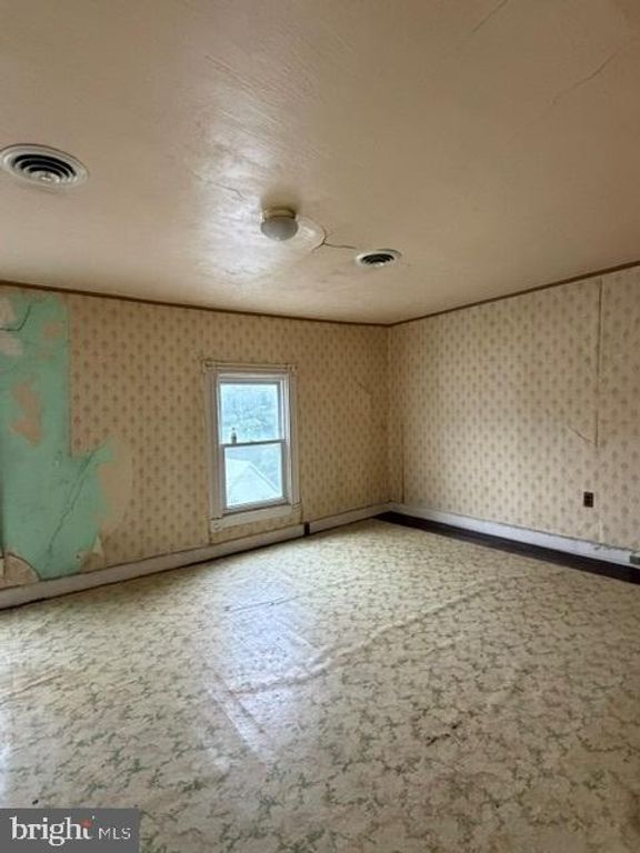 Image 18 of property listing at 805 E B ST, Brunswick, MD 21716