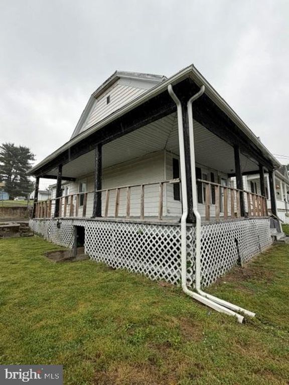 Image 22 of property listing at 805 E B ST, Brunswick, MD 21716