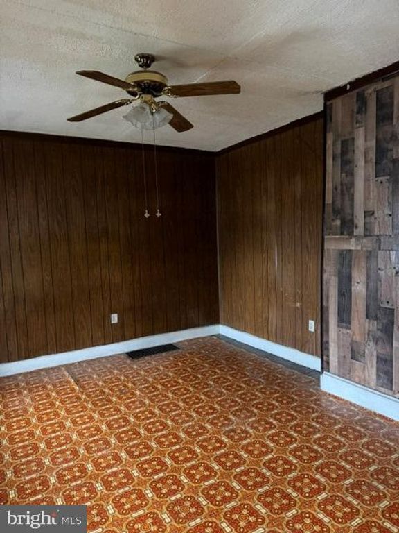 Image 7 of property listing at 805 E B ST, Brunswick, MD 21716