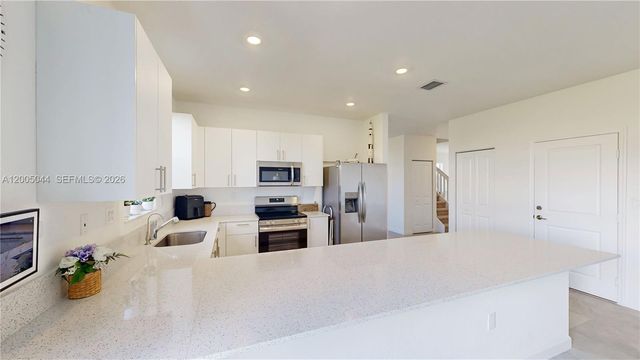 2333 SE 28th Court, Homestead, FL 33035