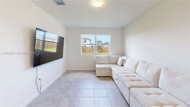 2333 SE 28th Court, Homestead, FL 33035