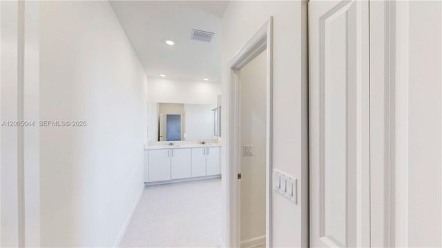 2333 SE 28th Court, Homestead, FL 33035