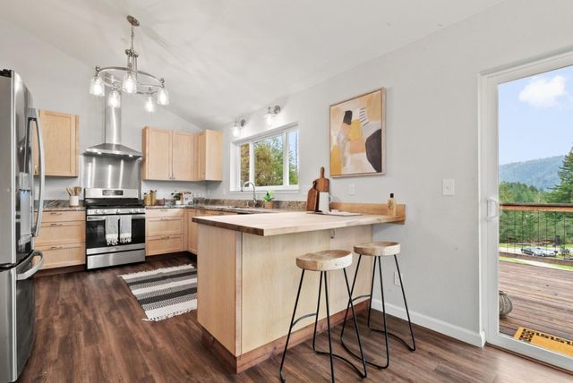 411 Midway Ranch Road, Boulder Creek, CA 95006