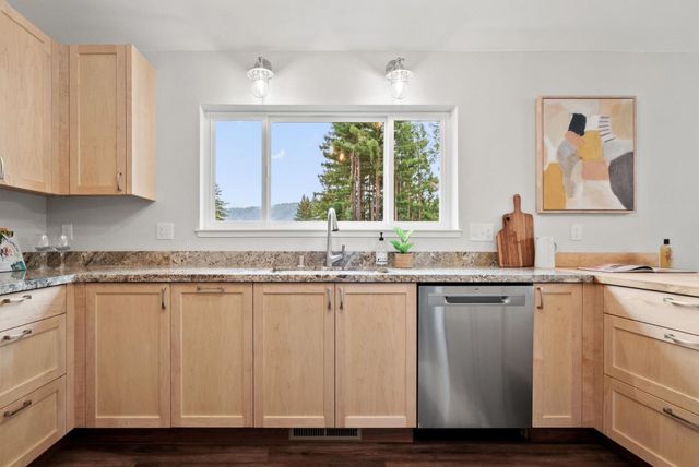 411 Midway Ranch Road, Boulder Creek, CA 95006