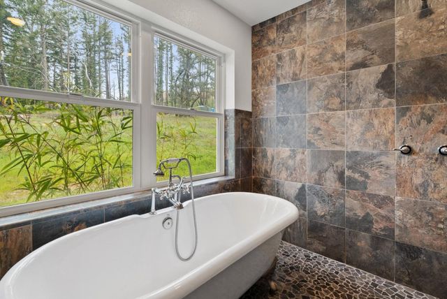 411 Midway Ranch Road, Boulder Creek, CA 95006