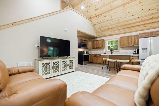 23 Joyful Springs, Zoe, KY 41397