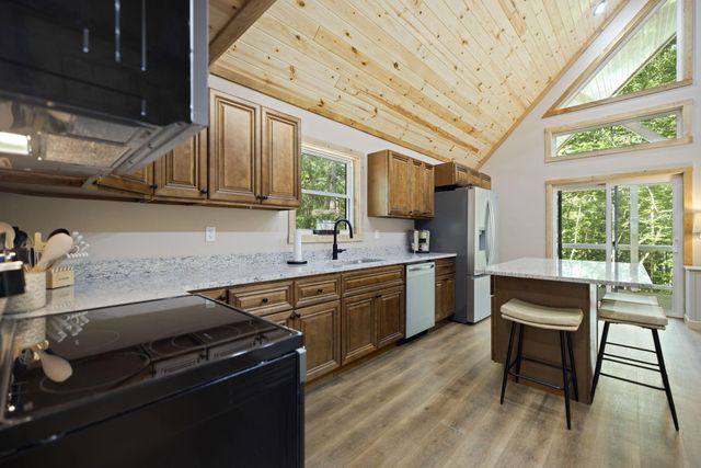 23 Joyful Springs, Zoe, KY 41397