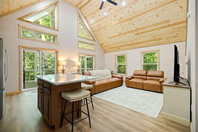 23 Joyful Springs, Zoe, KY 41397