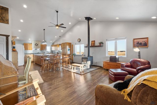 24148 DEWEY LN, Hermosa, SD 57744