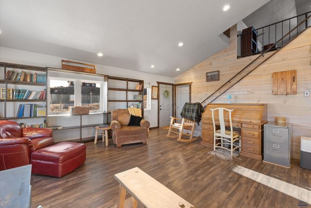 24148 DEWEY LN, Hermosa, SD 57744