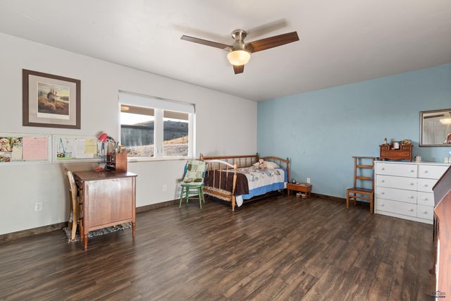 24148 DEWEY LN, Hermosa, SD 57744