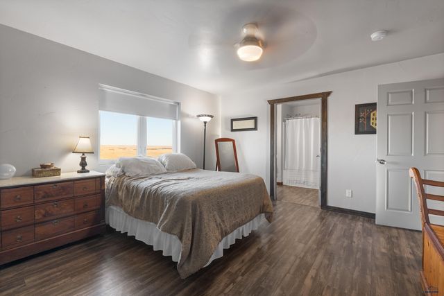 24148 DEWEY LN, Hermosa, SD 57744