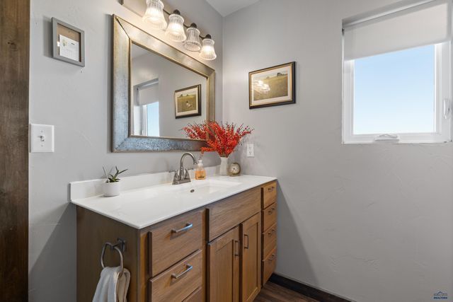 24148 DEWEY LN, Hermosa, SD 57744