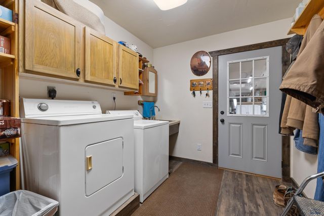 24148 DEWEY LN, Hermosa, SD 57744