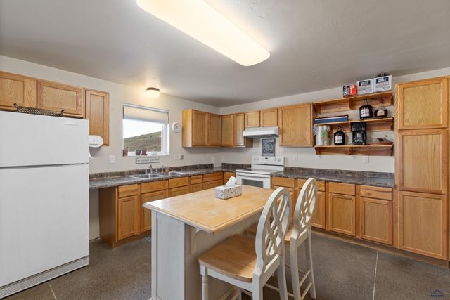 24148 DEWEY LN, Hermosa, SD 57744