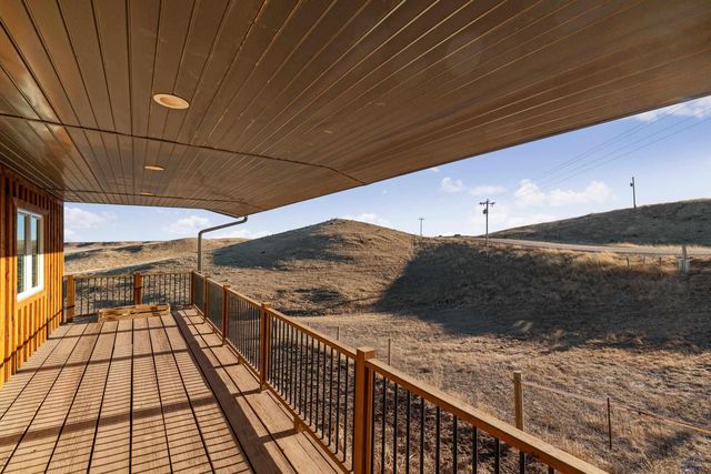 24148 DEWEY LN, Hermosa, SD 57744