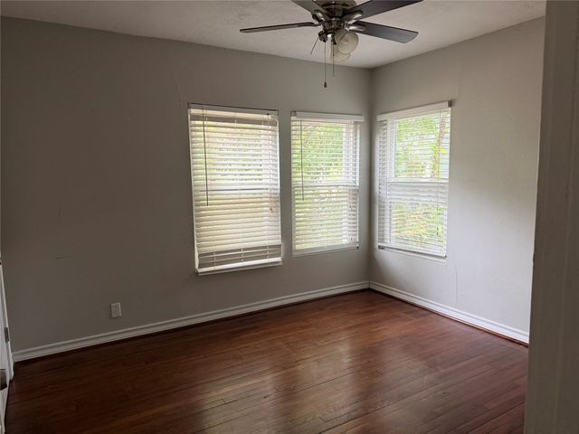 4233 Alamo Ave, Fort Worth, TX 76107
