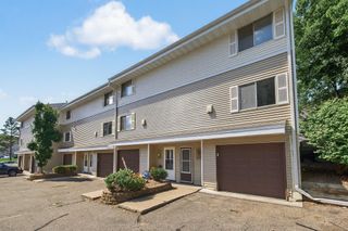 2365 Dorland Lane E, Maplewood, MN 55119