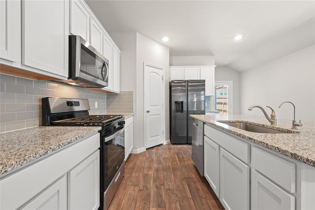 510 Apache Plum DR, Kyle, TX 78640