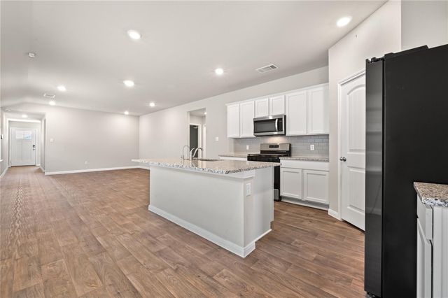 510 Apache Plum DR, Kyle, TX 78640