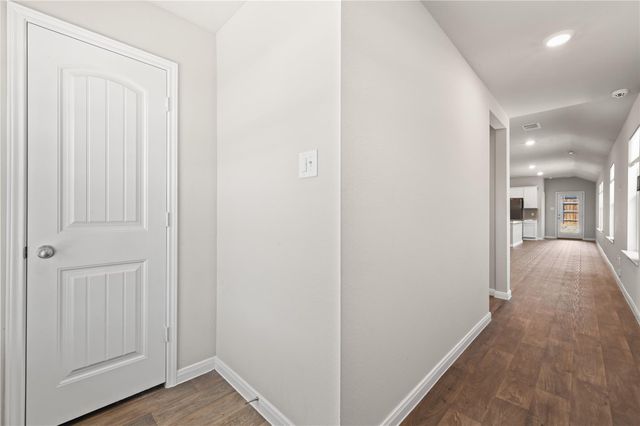 510 Apache Plum DR, Kyle, TX 78640