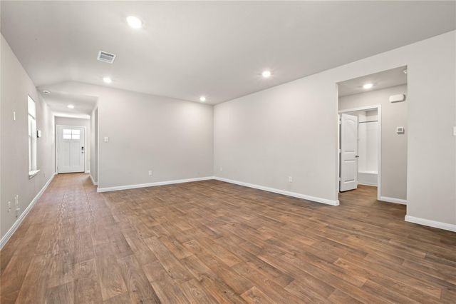 510 Apache Plum DR, Kyle, TX 78640