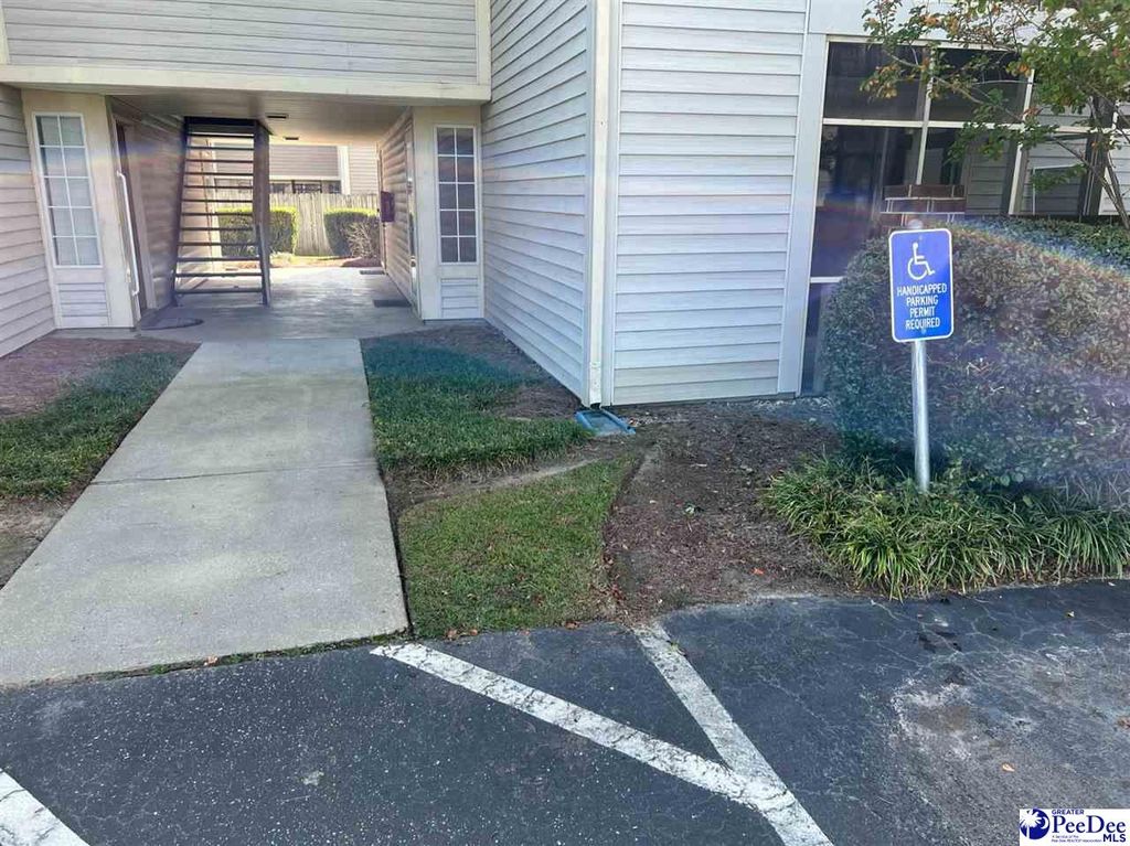 701 Coventry Ln B2, Florence, SC 29501