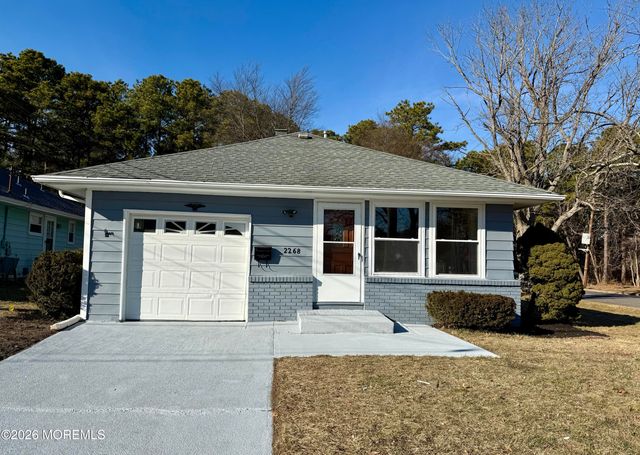 2268 Mount Hood Lane, Toms River, NJ 08753