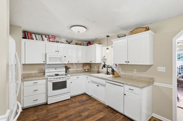 290 Dickson Road, Campobello, SC 29322