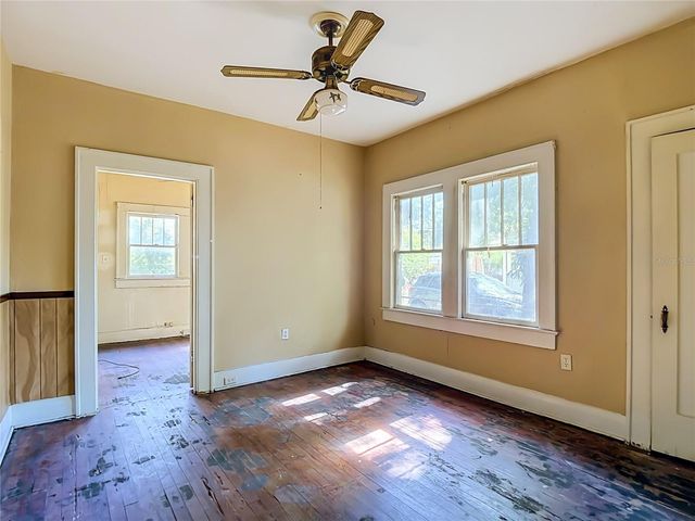 102 E JEAN STREET, Tampa, FL 33604