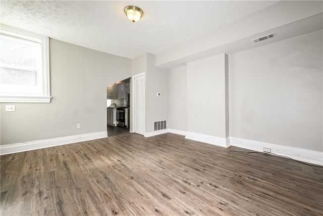 2106 Sarah St, South Side, PA 15203