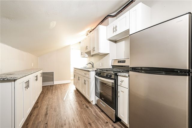 2106 Sarah St, South Side, PA 15203