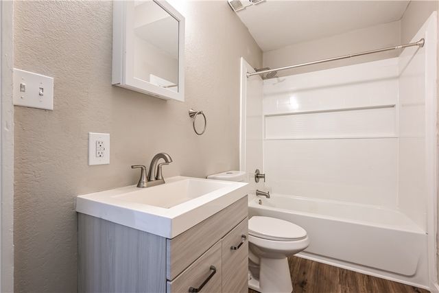 2106 Sarah St, South Side, PA 15203