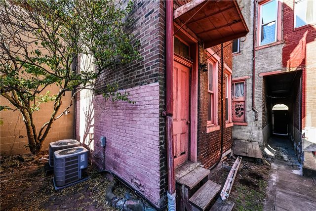 2106 Sarah St, South Side, PA 15203