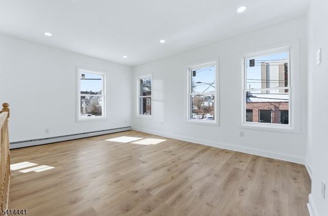 615 E 22Nd St, Paterson City, NJ 07514
