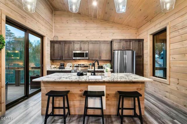 1508 Mountain Drive, Sevierville, TN 37876