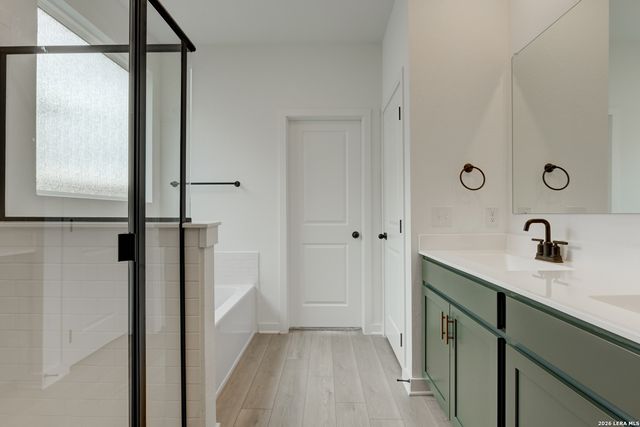 107 Peeps Ct., Adkins, TX 78101