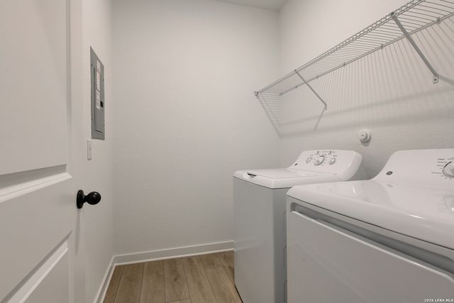 107 Peeps Ct., Adkins, TX 78101